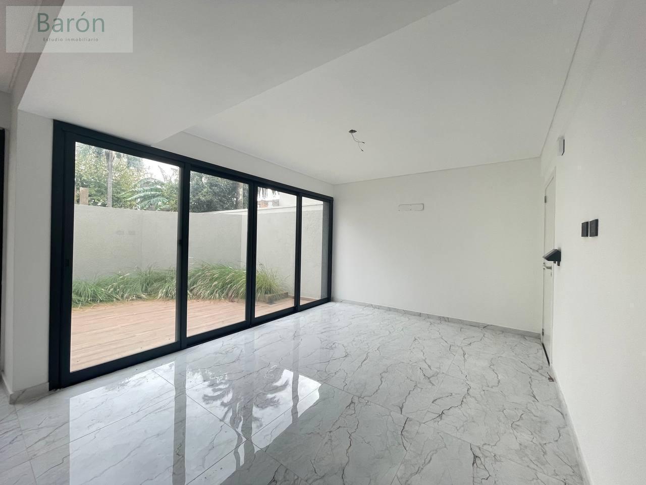Foto de En VENTA Departamento 3 ambientes en planta baja, con patio y doble, imagen 4