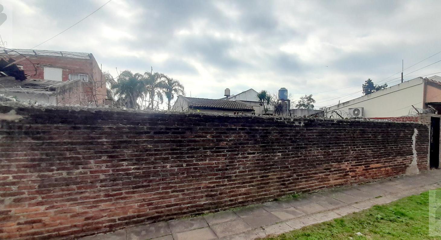 Foto de OPORTUNIDAD INVERSORES! Venta de Local con garage y lote de terreno, imagen 1