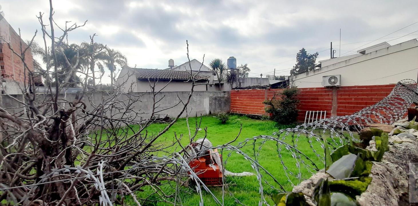 Foto de OPORTUNIDAD INVERSORES! Venta de Local con garage y lote de terreno, imagen 3