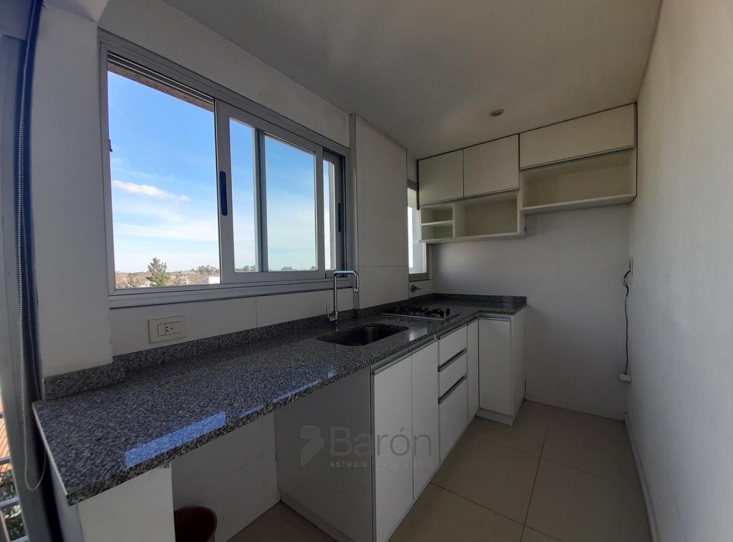 Foto de Departamento 2 ambientes con cochera en alquiler, Ituzaingo Norte!, imagen 4