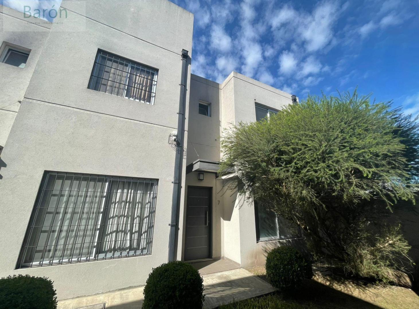 Foto de Venta Duplex 3 ambientes en Condominio Thorne, Ituzaingo Norte, imagen 1