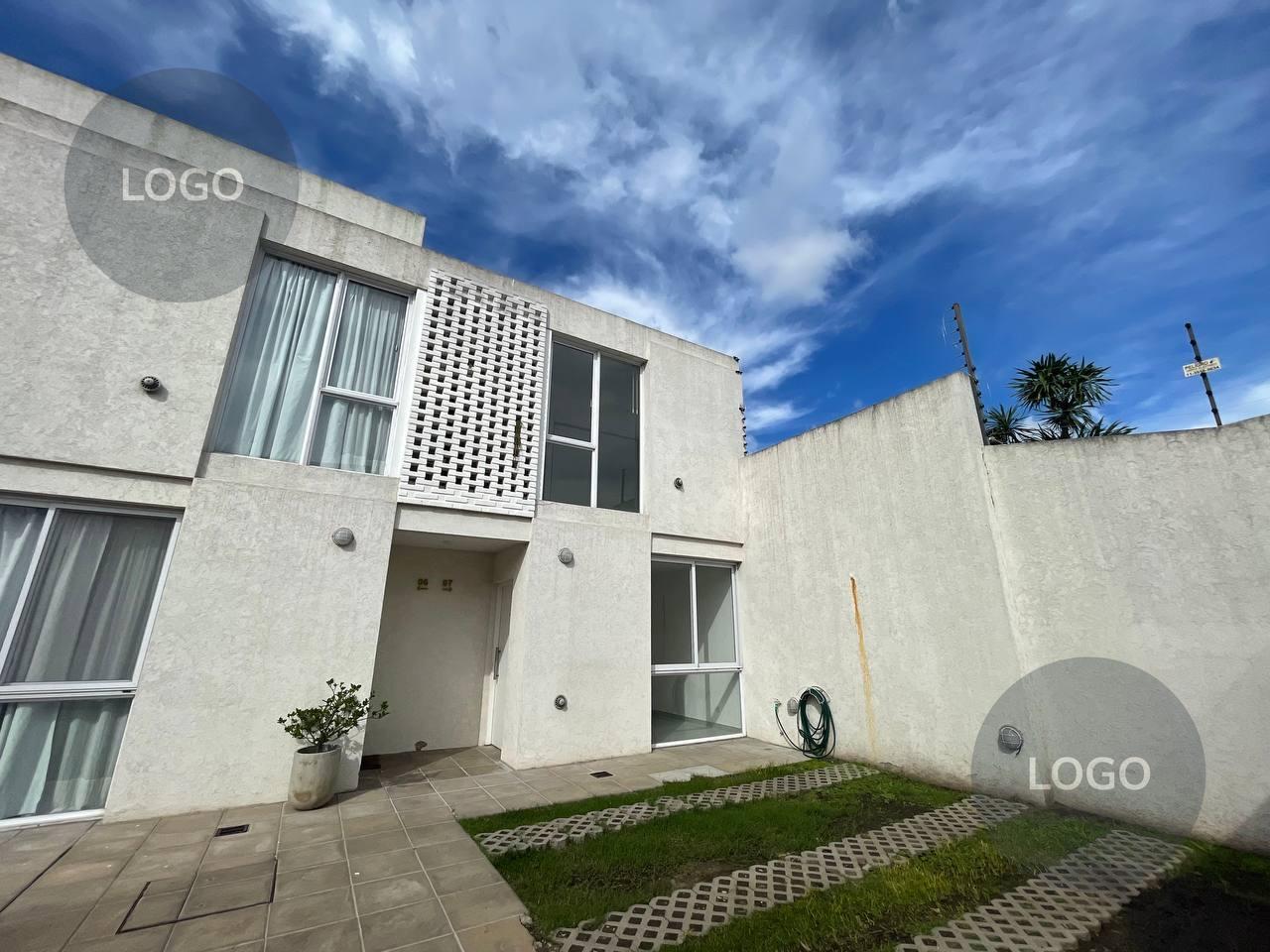 Foto de En venta Duplex 3 ambientes con cochera Condominio residencial, imagen 1
