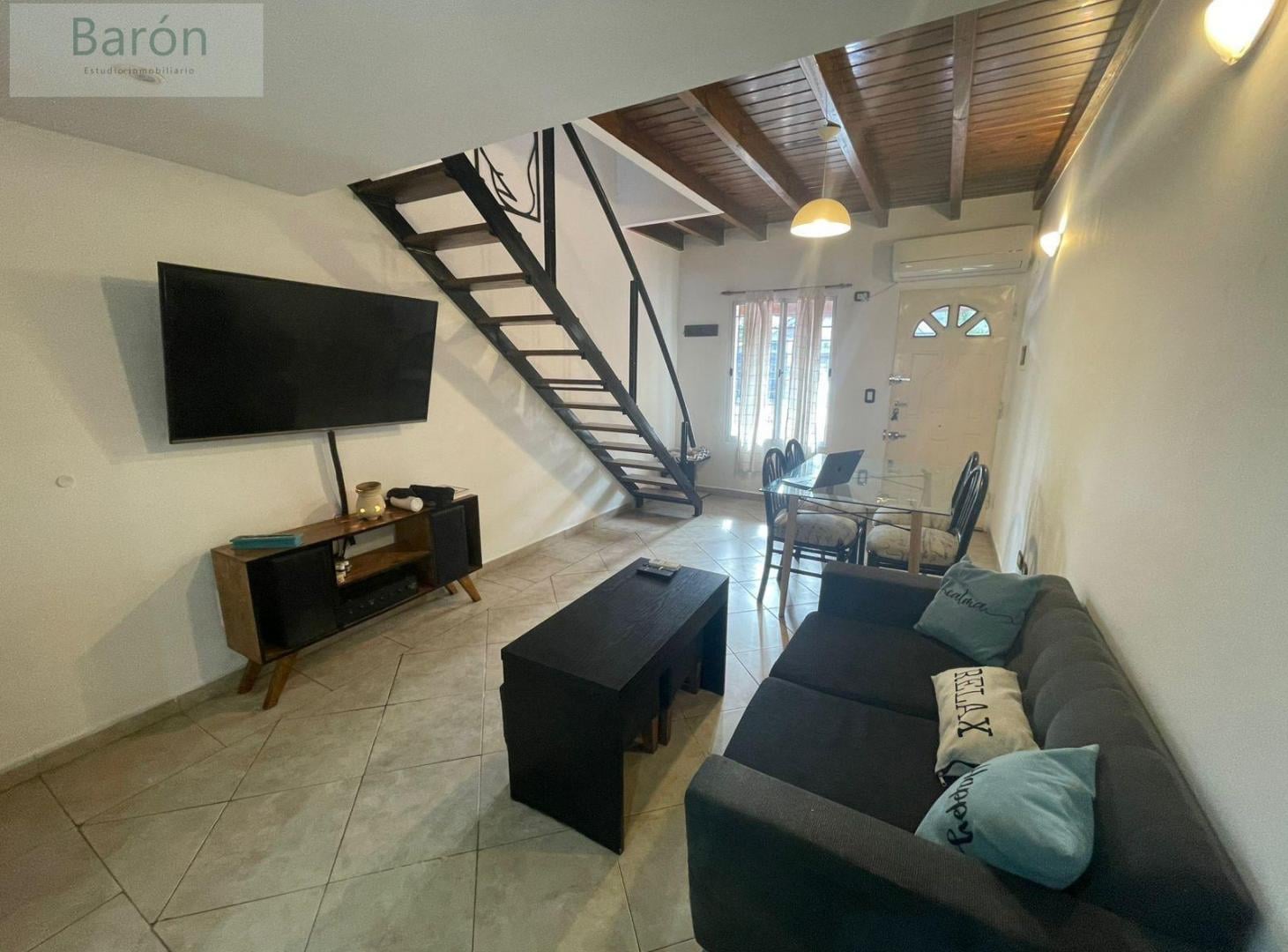 Foto de VENTA Duplex 3 ambientes con cochera, proximo autopista, Ituzango Norte!, imagen 4