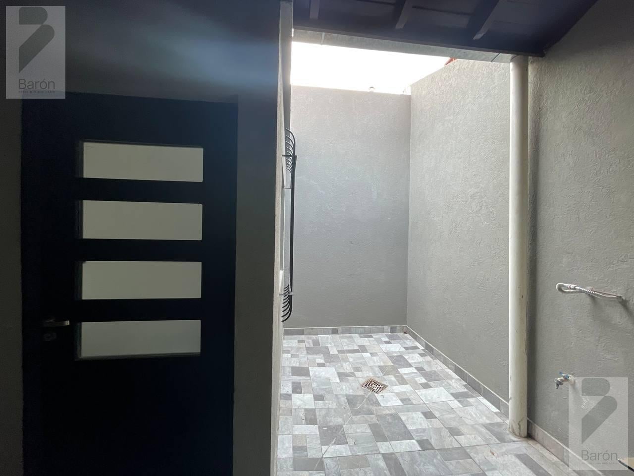Foto de En venta Chalet 3 ambientes reciclado a nuevo, sobre Av. Arias, imagen 5