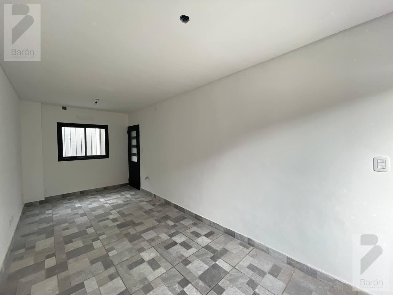 Foto de En venta Chalet 3 ambientes reciclado a nuevo, sobre Av. Arias, imagen 4
