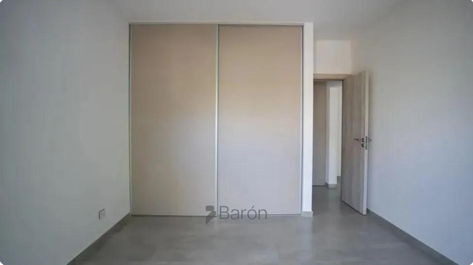 Foto de Departamento en venta 2 ambientes con balcón al frente, cochera y, imagen 2