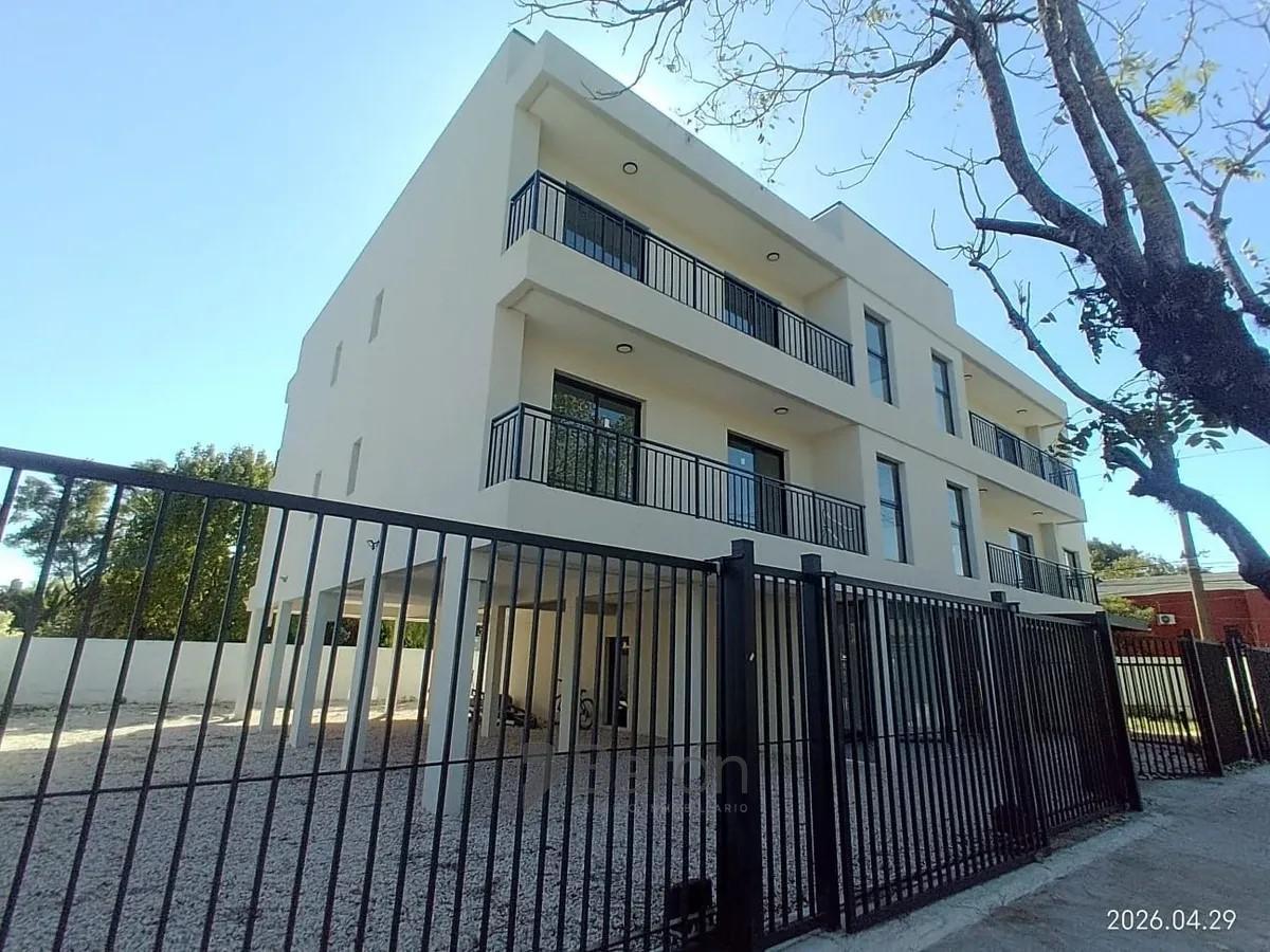 Foto de Departamento en venta 2 ambientes con balcón al frente, cochera y, imagen 1