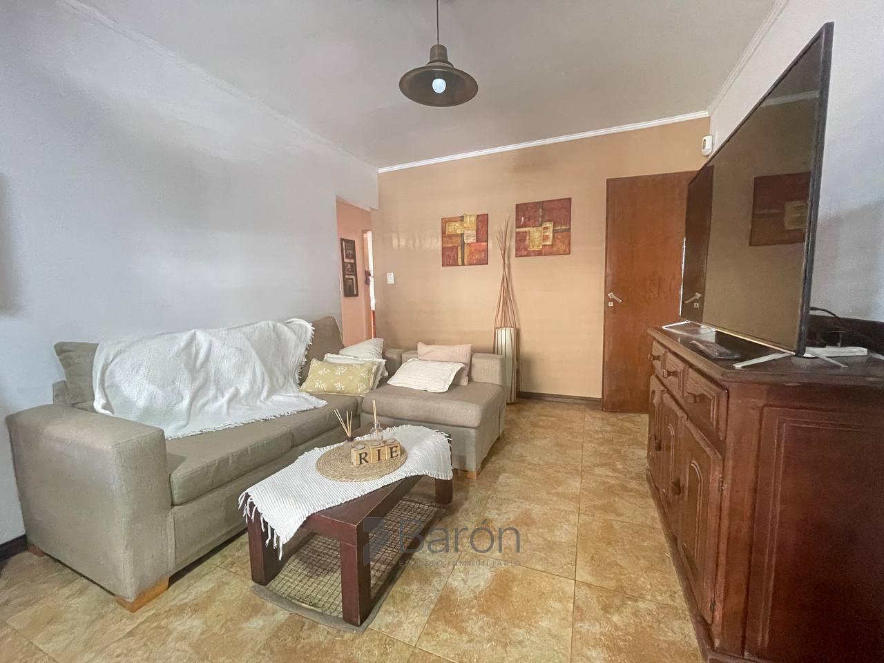 Foto de Chalet 4 ambientes con parque, zona Centrica de Castelar Sur!, imagen 5