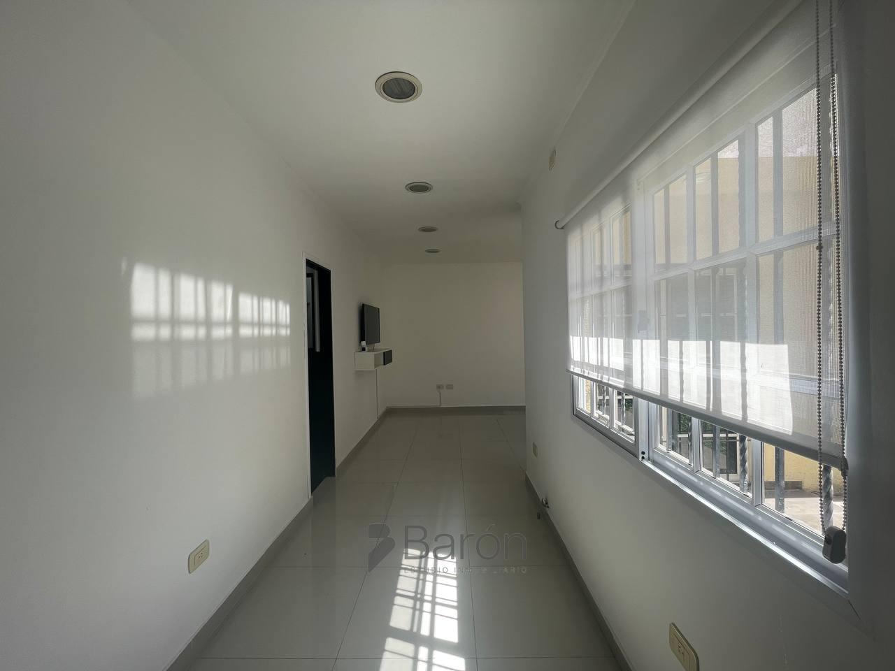 Foto de En alquiler departamento oficina en planta baja, centro de Ituzaingo, imagen 3