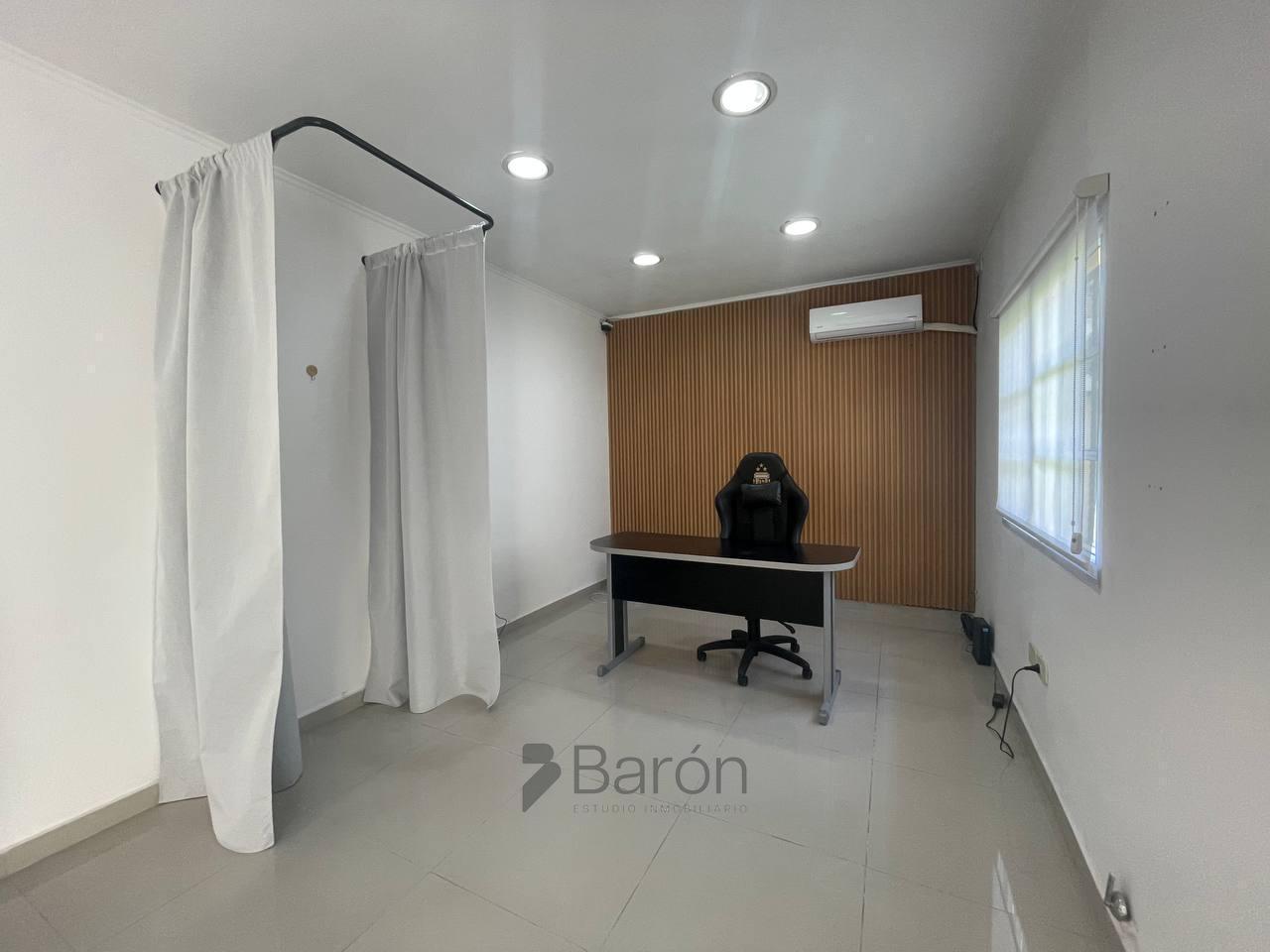 Foto de En alquiler departamento oficina en planta baja, centro de Ituzaingo, imagen 2