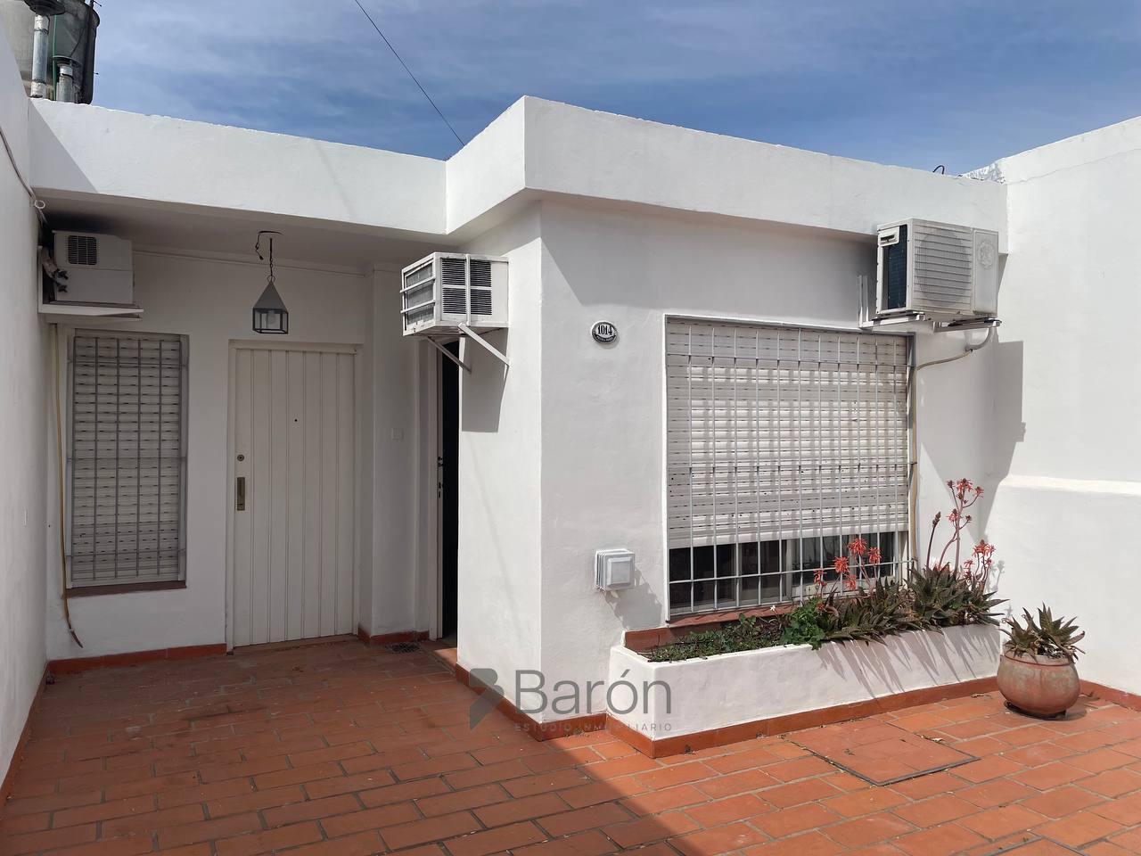 Foto de En venta PH 3 ambientes con jardin y cochera, Ituzaingo Norte!, imagen 1