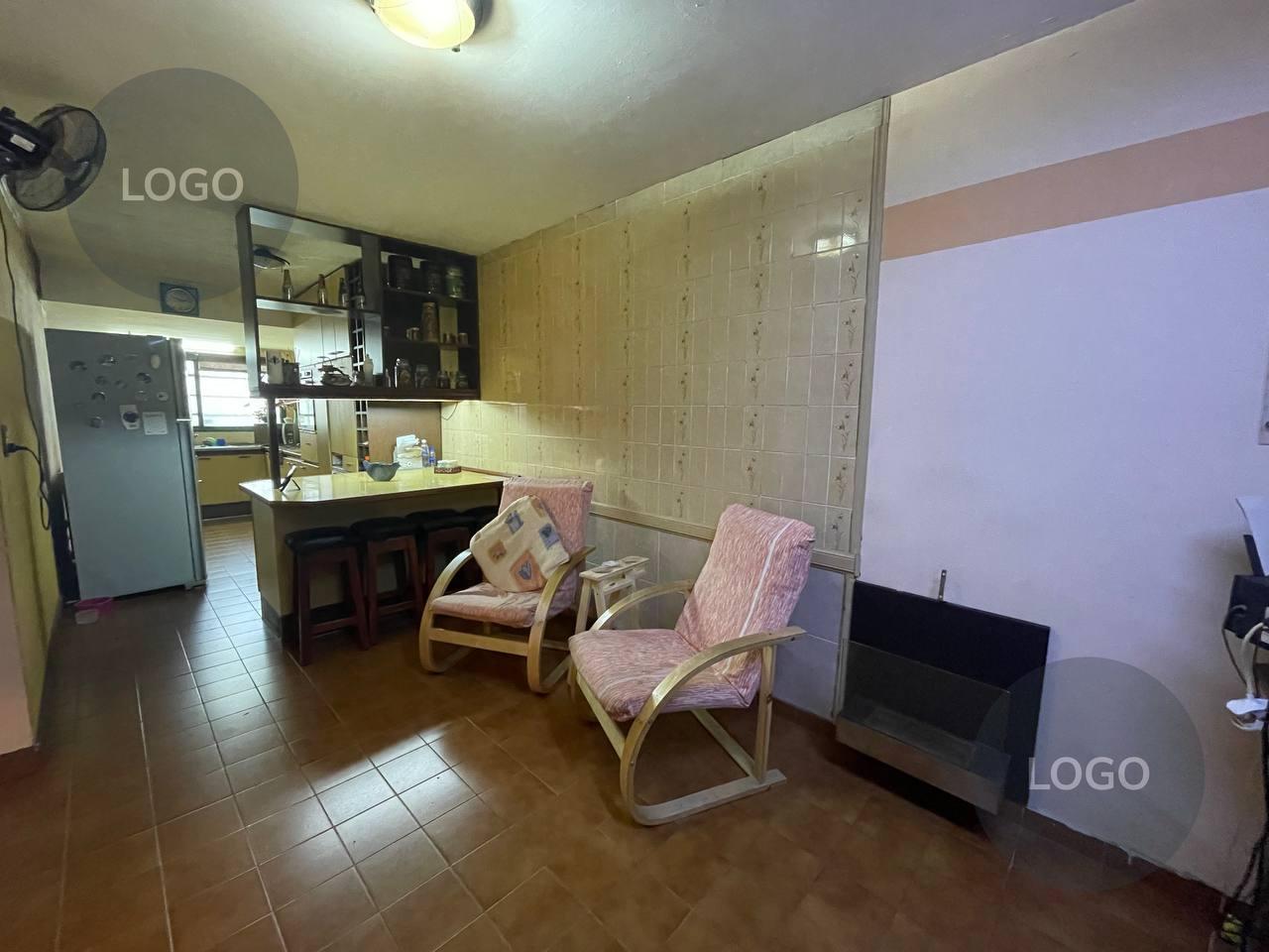 Foto de En venta Chalet 4 ambientes, barrio residencial proximo a acceso oeste, imagen 4