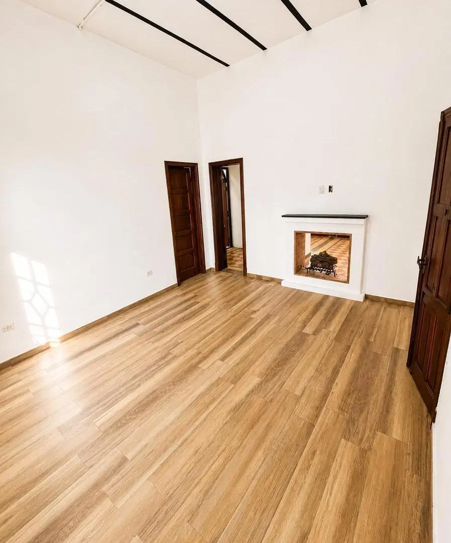 CASA PARA ALQUILER INSTITUCIONAL EN EL CENTRO DE FUNES 8