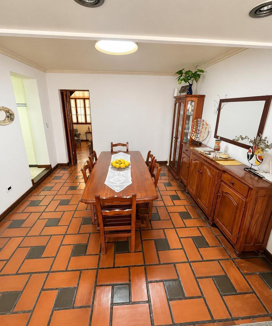 Foto de Casa de 3 dormitorios + cochera y jardin, imagen 4