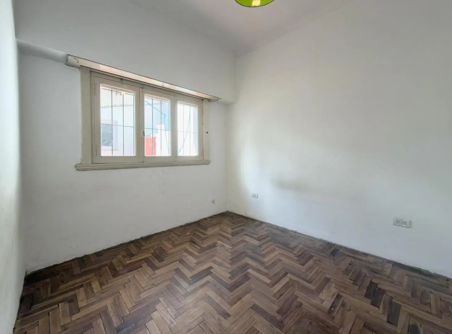 Venta - Casa 4 Ambientes - Gran Lote - Garage y Trotadora - A reciclar - Barrio El Progreso 2