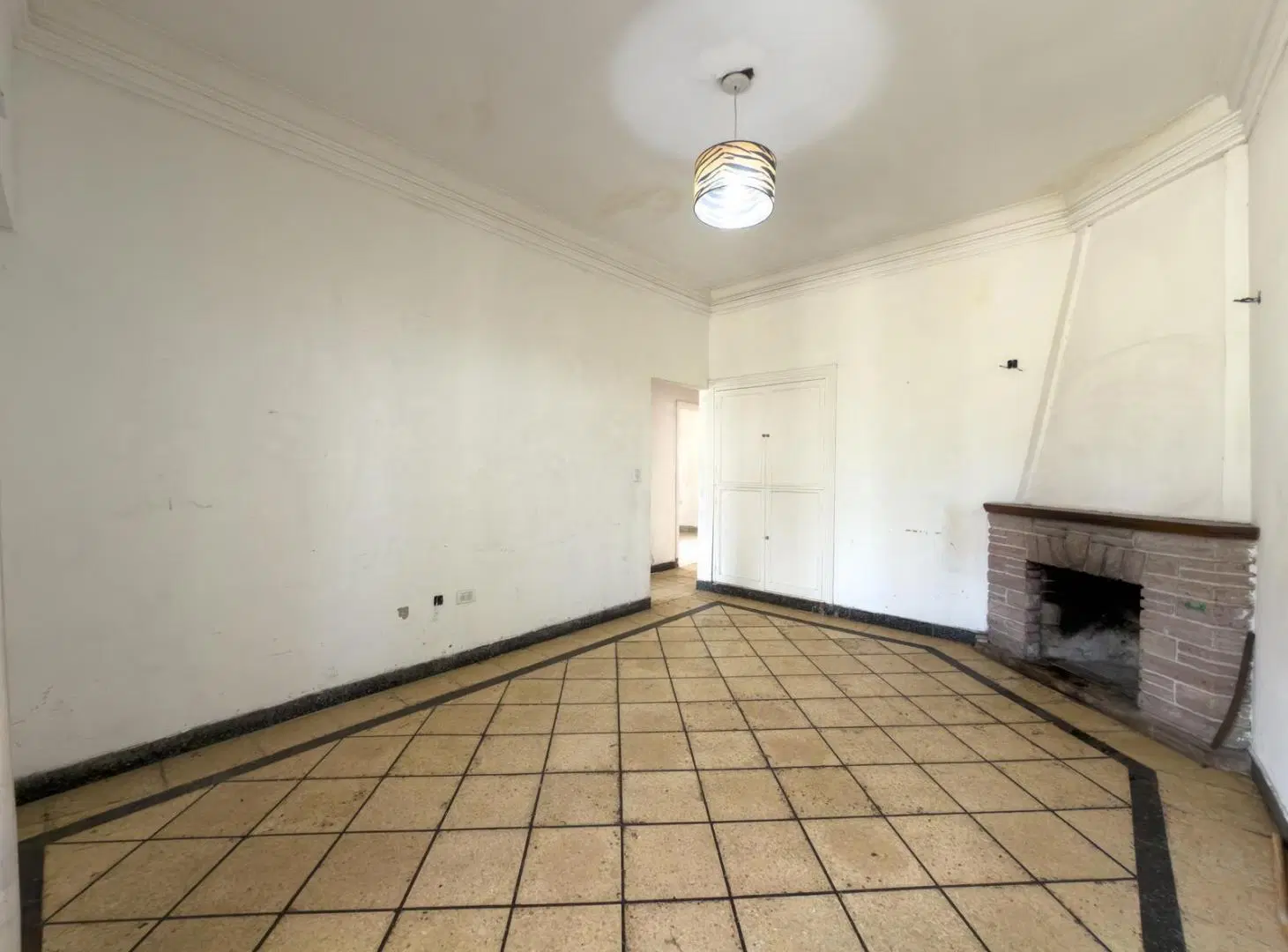 Venta - Casa 4 Ambientes - Gran Lote - Garage y Trotadora - A reciclar - Barrio El Progreso 3