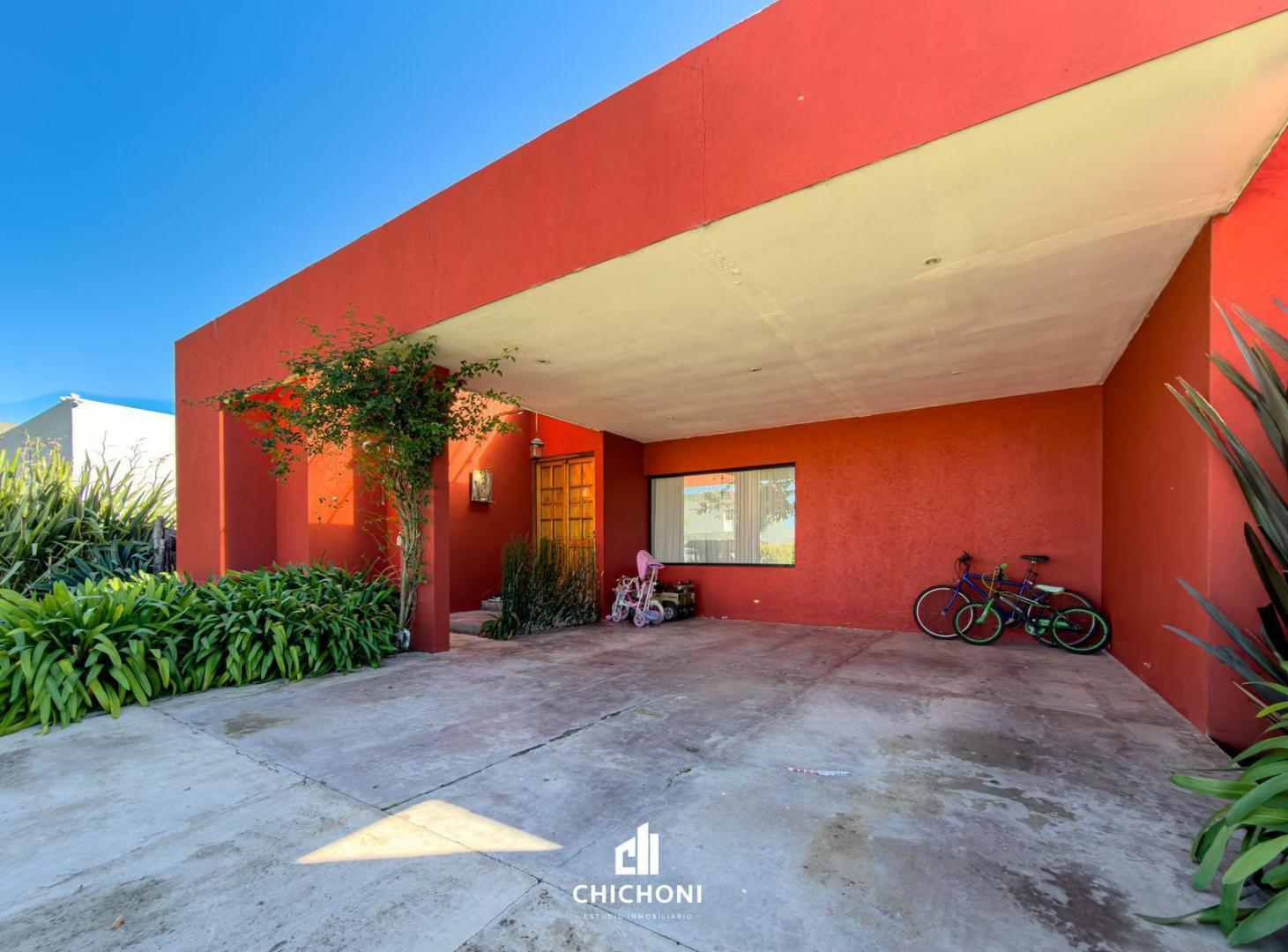 Venta - Casa 4 Ambientes - Parque con Piscina - Galería con Parrilla - Tierras del Mar