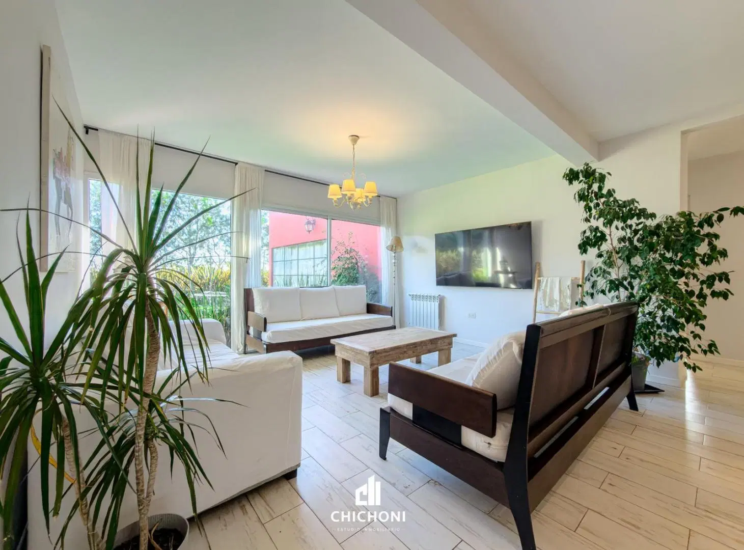 Venta - Casa 4 Ambientes - Parque con Piscina - Galería con Parrilla - Tierras del Mar 3