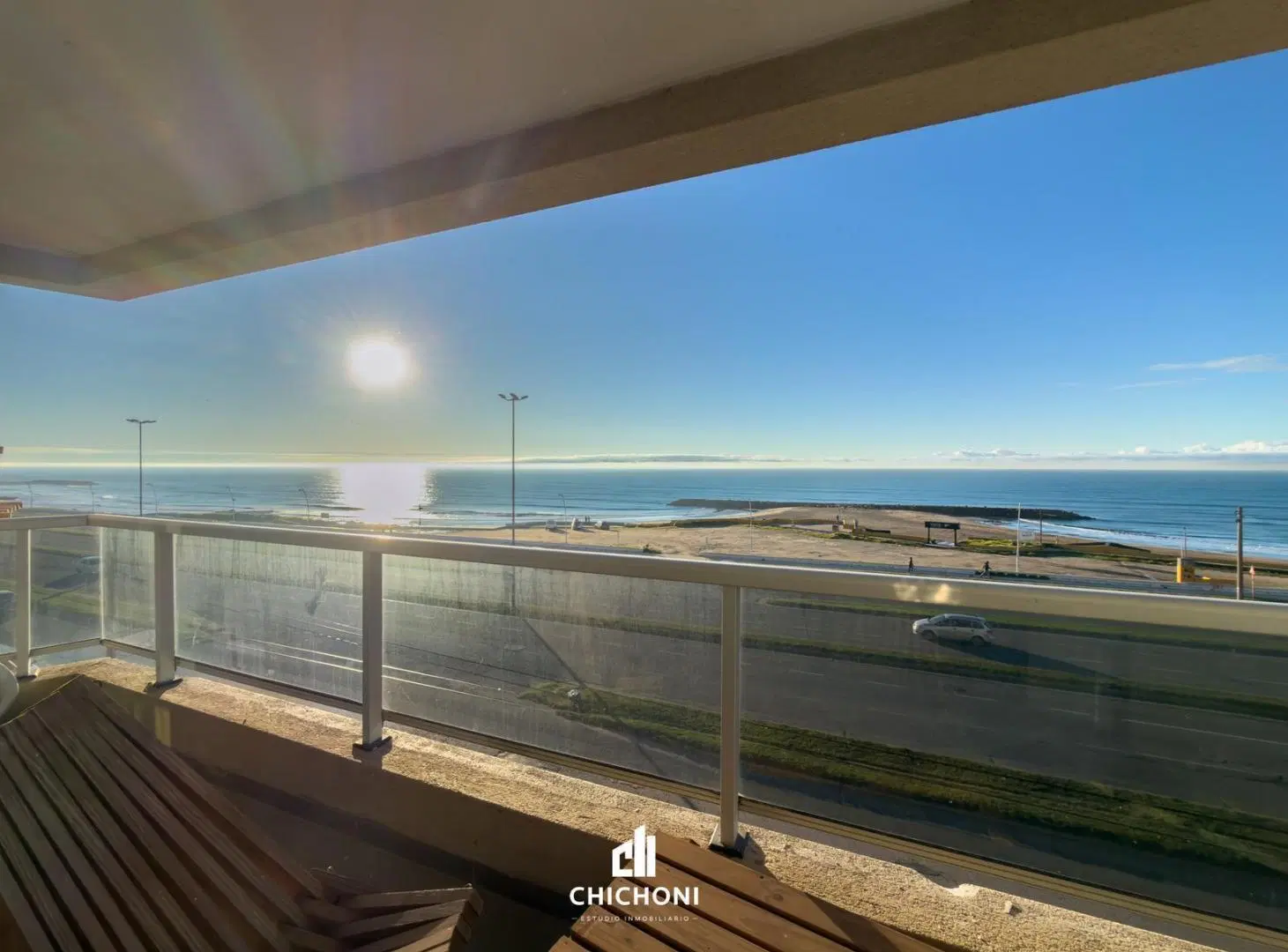Venta - Departamento de 1 ambeinte al frente con balcón y vista al mar - Zona Constitución 1