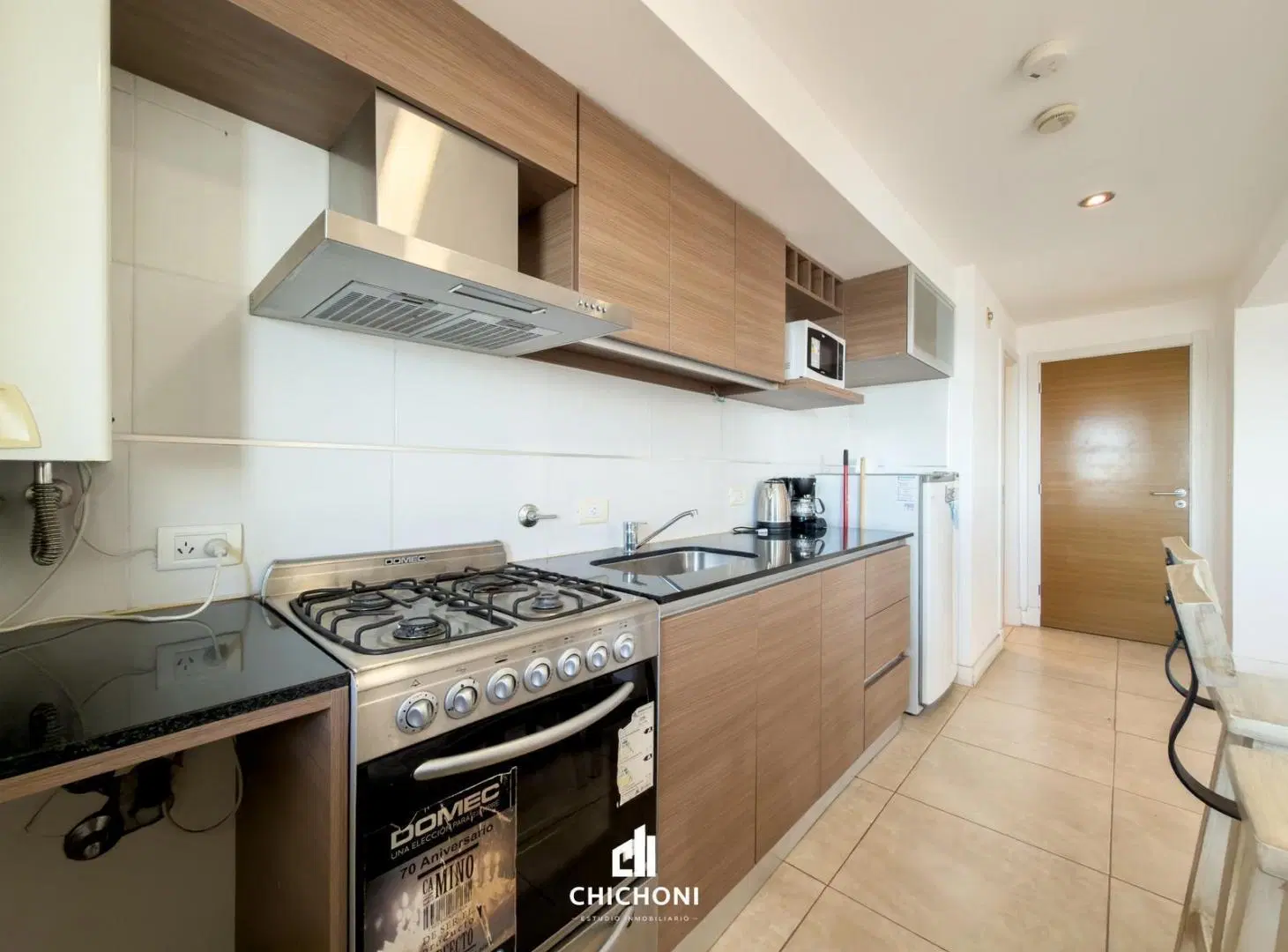 Venta - Departamento de 1 ambeinte al frente con balcón y vista al mar - Zona Constitución 2
