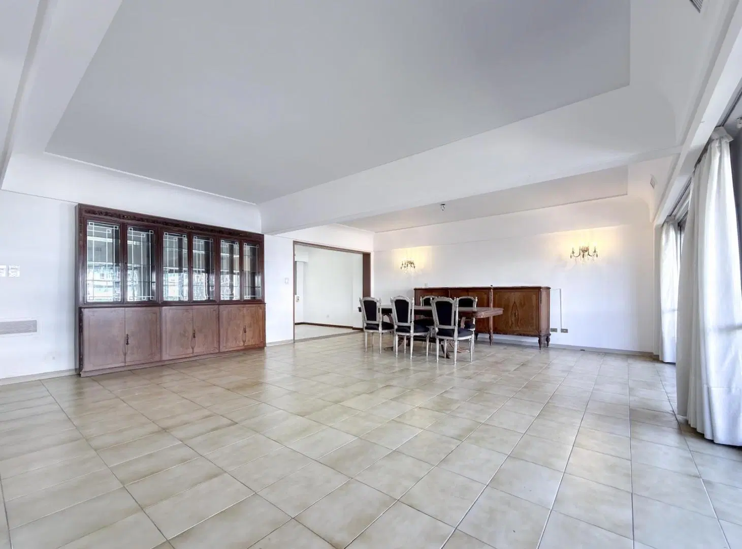 Semipiso 5 Ambientes - Vista la Plaza - 2 Cocheras - Zona Centro 4