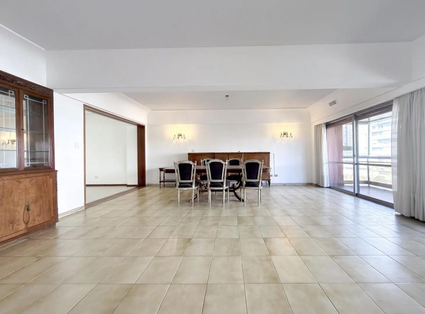 Semipiso 5 Ambientes - Vista la Plaza - 2 Cocheras - Zona Centro 8