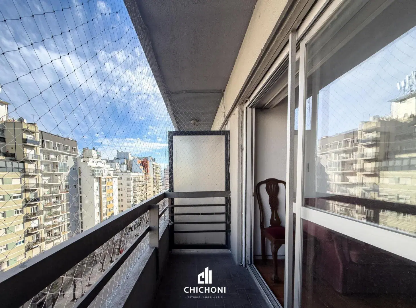 Venta - Departamento 2 Ambientes - Balcon al Frente - Baulera - Plaza Colón 8