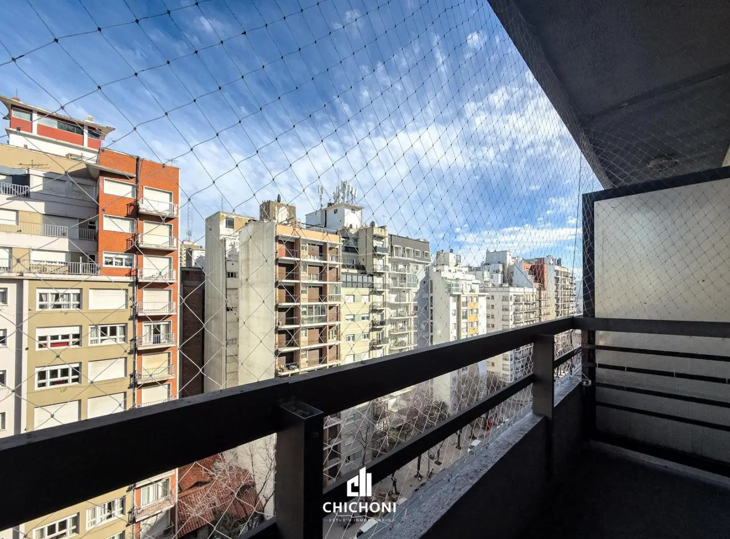 Venta - Departamento 2 Ambientes - Balcon al Frente - Plaza Colón 3