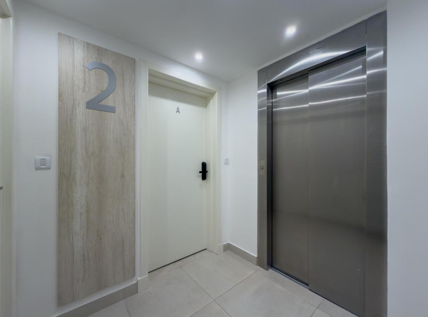 Foto de Venta - Monoambiente - Balcón al Frente - Edificio con Quincho - Zona Macrocentro, imagen 2