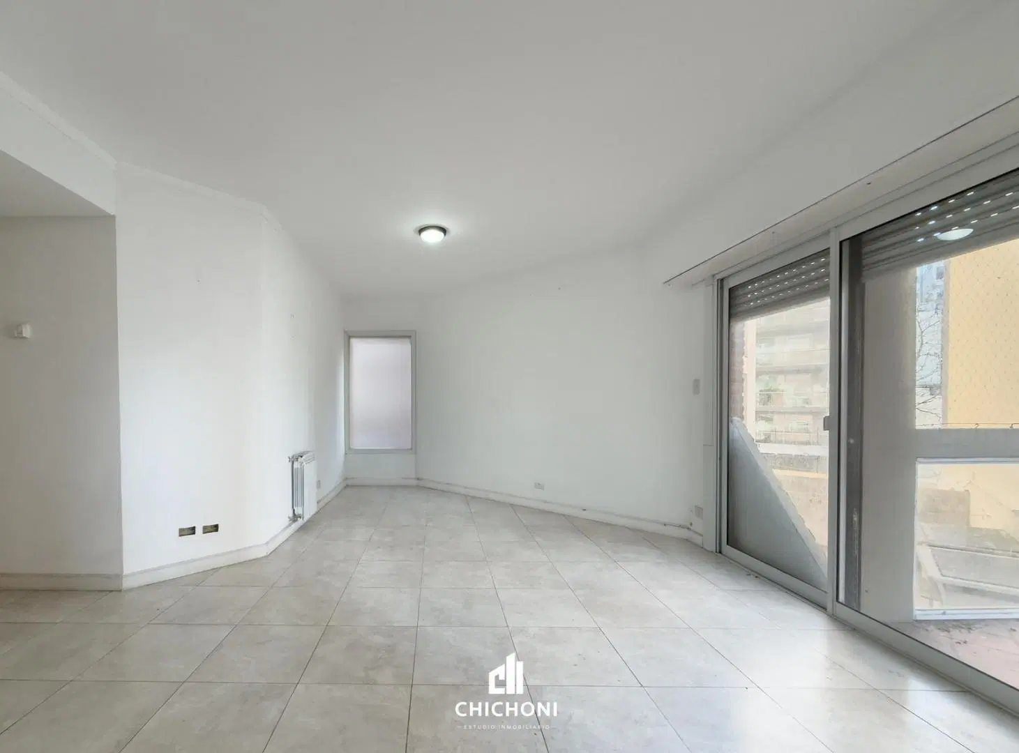 Venta - Departamento 3 ambientes con cochera y baulera - Contrafrente - La Perla 4