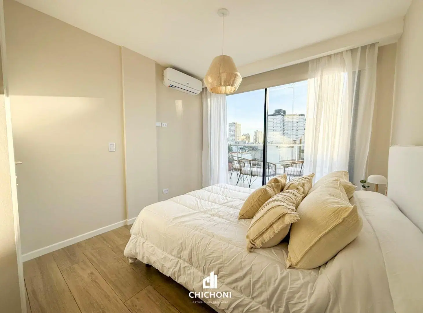 Venta - Departamento 3 ambientes - Terraza Propia - Zona Plaza Colón 8