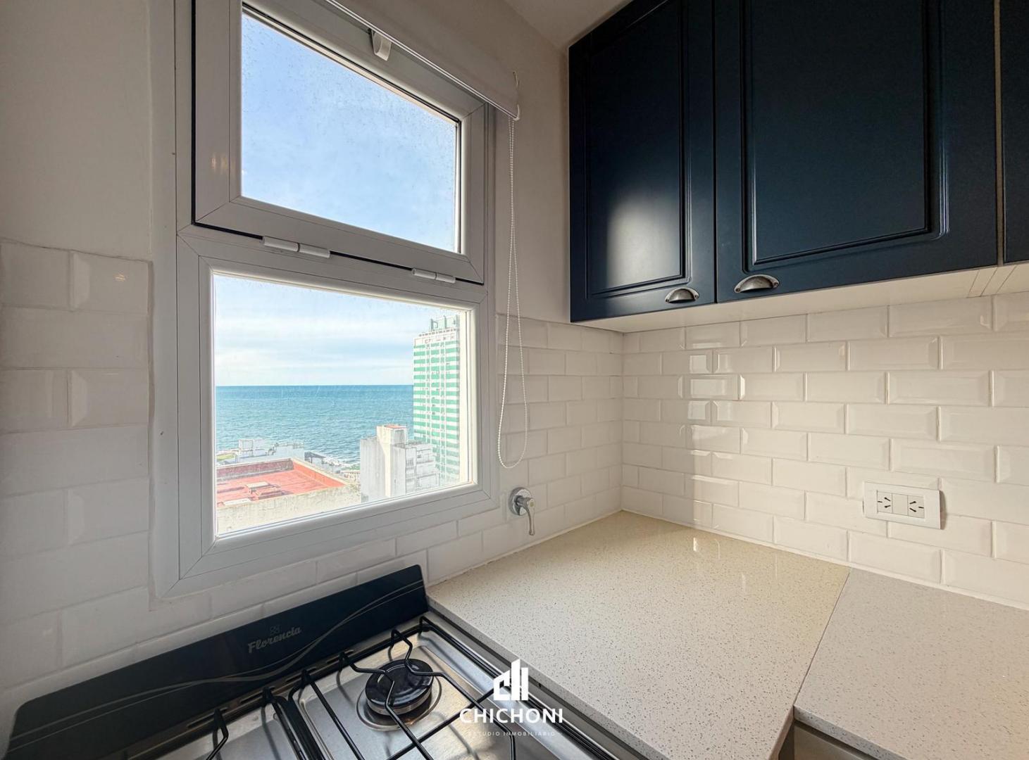 Foto de Venta - Departamento de 2 Ambientes con Dependencia - Vistar al Mar - Reciclado - Zona Centro, imagen 4