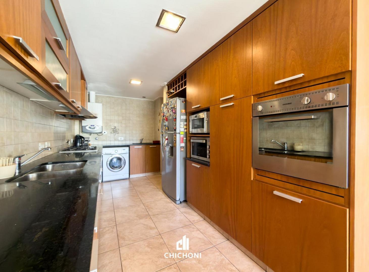 Foto de Venta - Departamento 3 ambientes - Cochera - Baulera - Zona Plaza Mitre, imagen 1