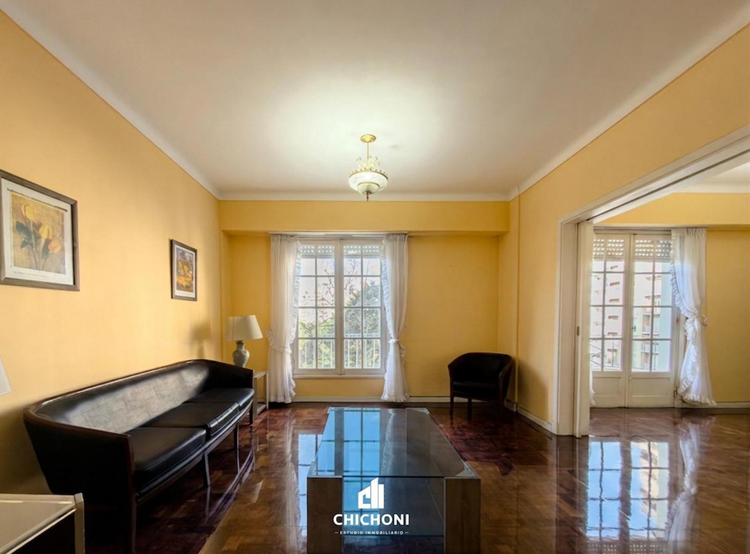 Foto de Venta - Departamento 4 Ambientes con Balcón - Frente a Plaza Colón, imagen 1