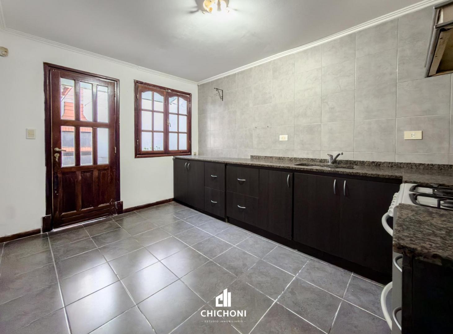 Foto de ALQUILER CASA APTO PROFESIONAL – CASA 4 AMBIENTES CON COCHERA Y PATIO, imagen 3