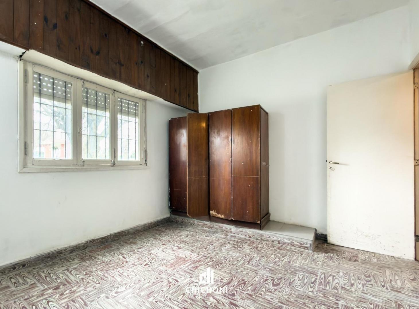 Foto de Venta - Casa 5 Ambientes o 2 Propiedades en Block - Villa Primera, imagen 2