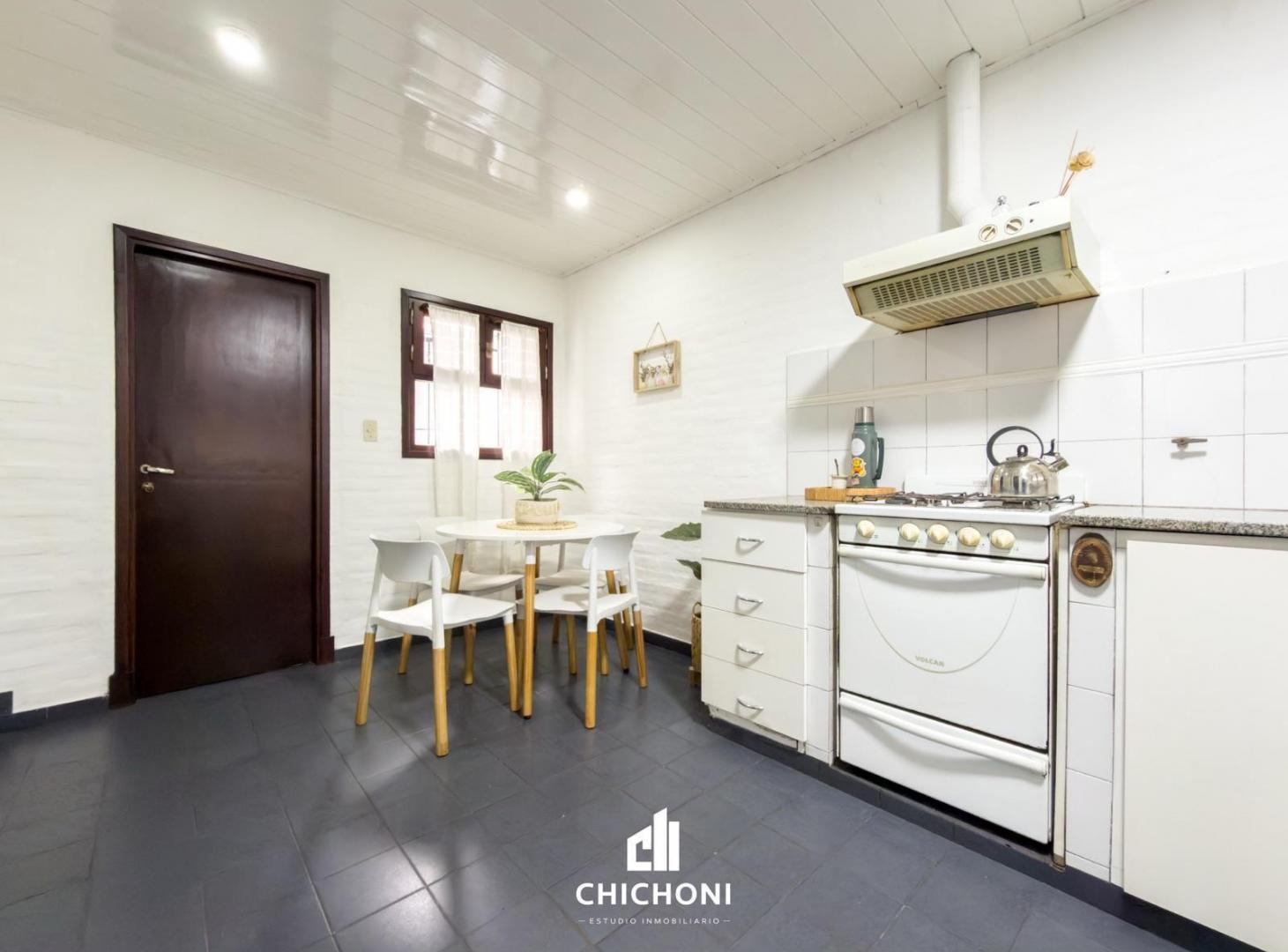 Foto de Alquiler Casa - 4 Ambientes - Cochera - Quincho - Barrio San José, imagen 3