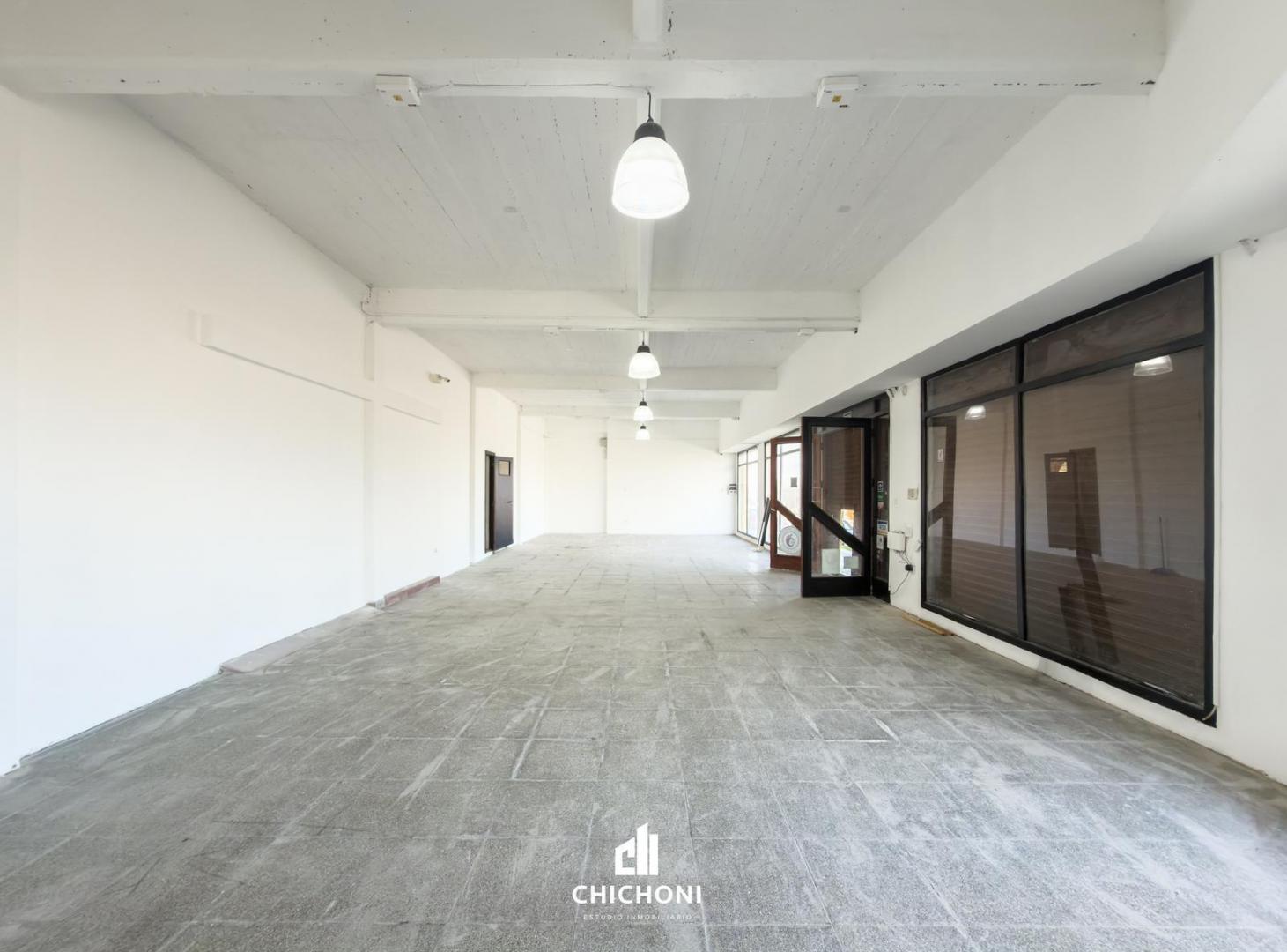 Foto de Alquiler - Local Comercial Varios Rubros - Entrada para Vehículos - Av, imagen 4