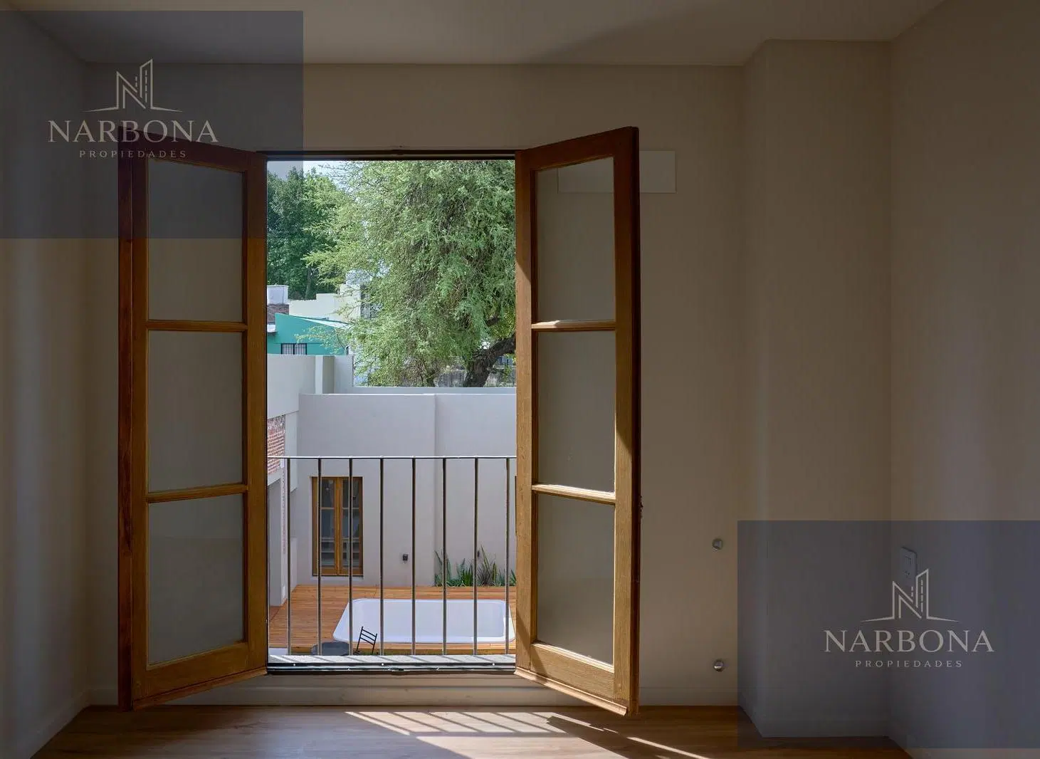 VENTA CASA 3 DORMITORIOS CON COCHERA, PISCINA, JARDÍN Y TERRAZA PRIVADA EN BARRIO LOURDES. 3