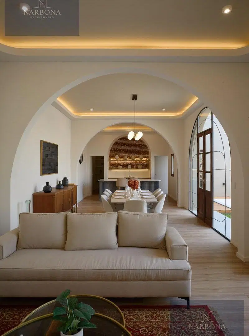 VENTA CASA 3 DORMITORIOS CON COCHERA, PISCINA, JARDÍN Y TERRAZA PRIVADA EN BARRIO LOURDES. 4