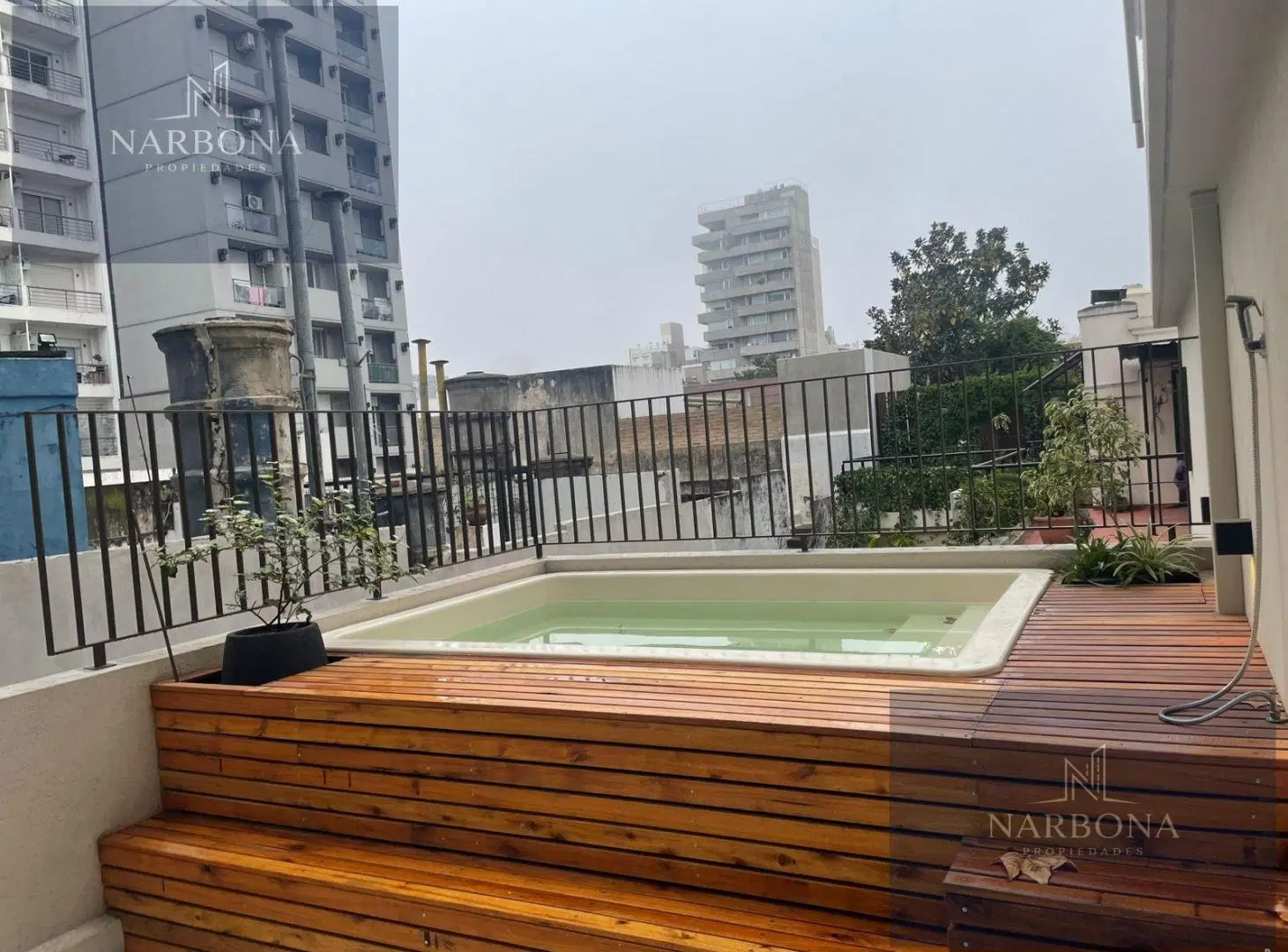 VENTA CASA 3 DORMITORIOS   COMODÍN, QUINCHO, COCHERA, TERRAZA CON PILETA Y  PATIO EN BARRIO LOURDES 5