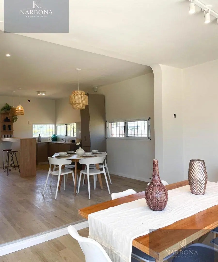 VENTA CASA 2 DORMITORIOS CON COCHERA, QUINCHO Y PILETA EN FUNES TOWN 4