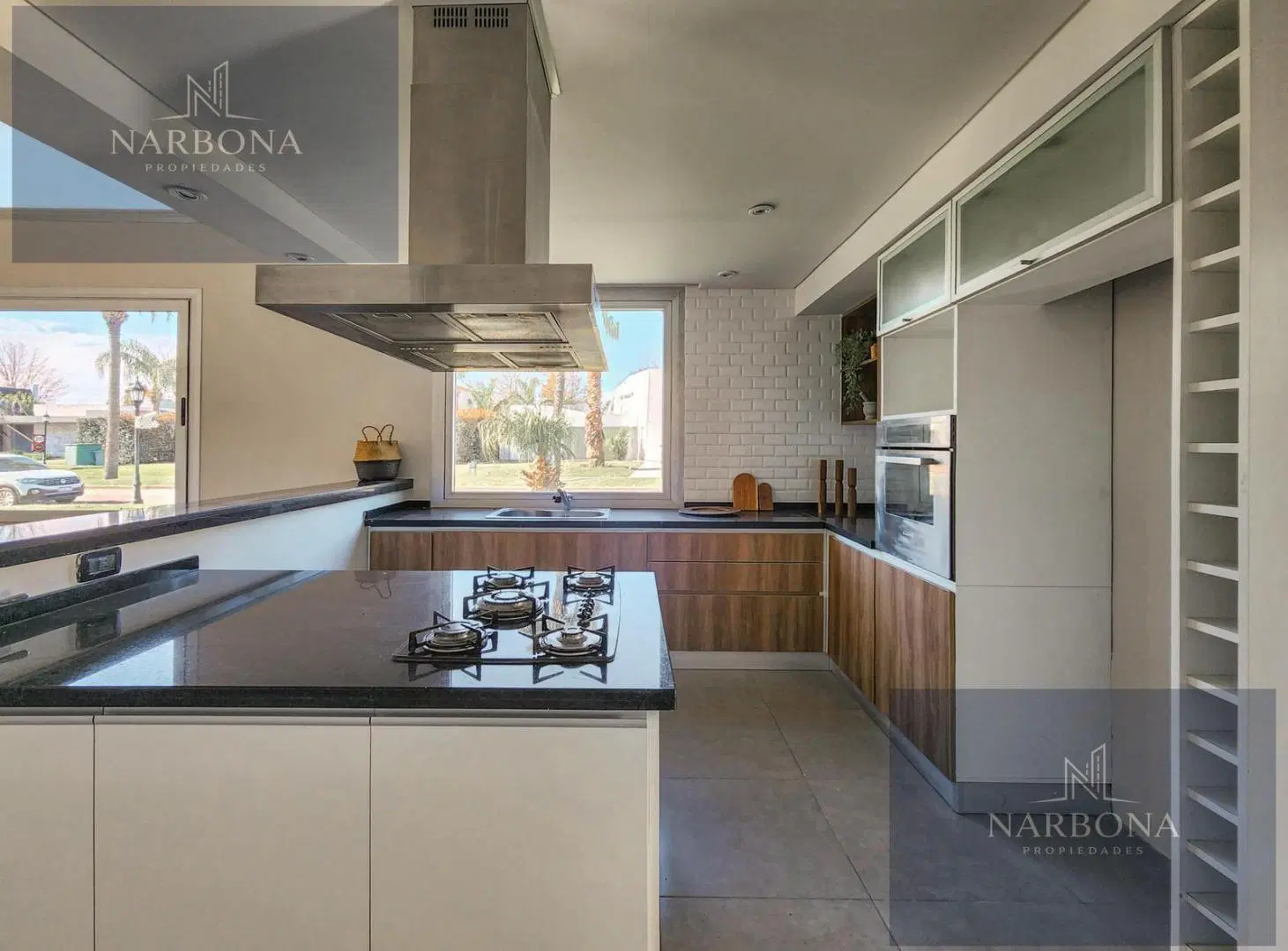 VENTA CASA 3 DORMITORIOS CON JARDÍN Y PISCINA EN FUNES HILLS MIRAFLORES. APTA CRÉDITO 4