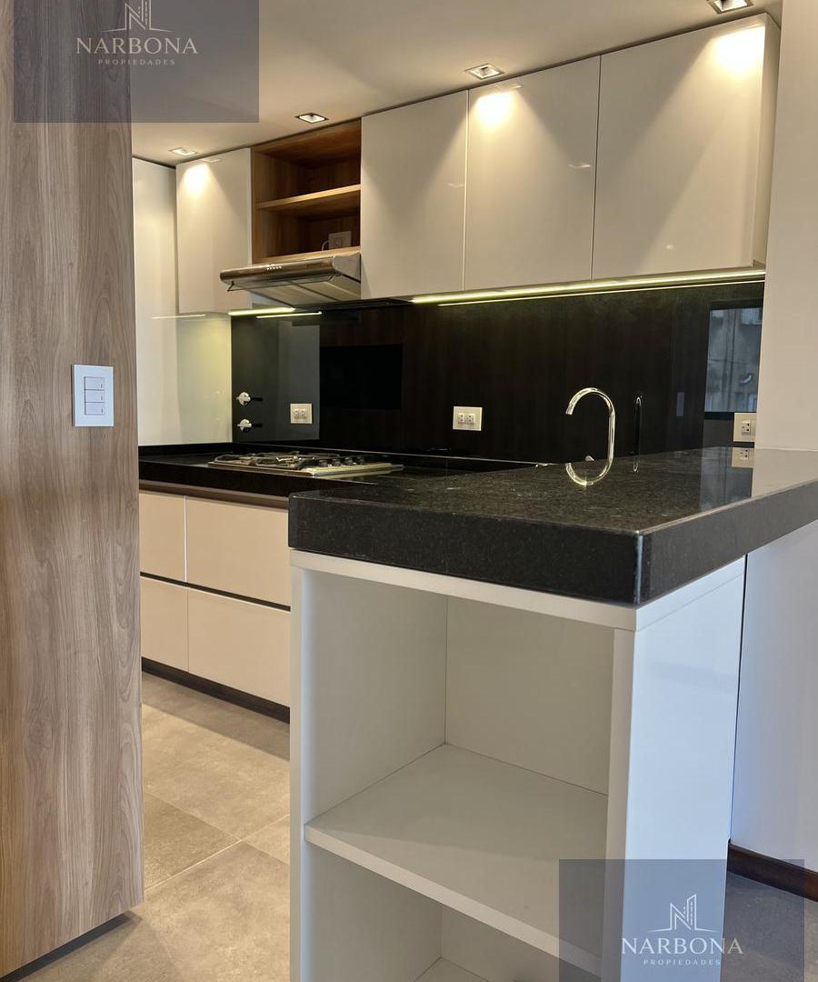 Foto de VENTA DEPARTAMENTO 3 DORMITORIOS CON BALCÓN AL FRENTE EN ZONA CENTRO, imagen 3