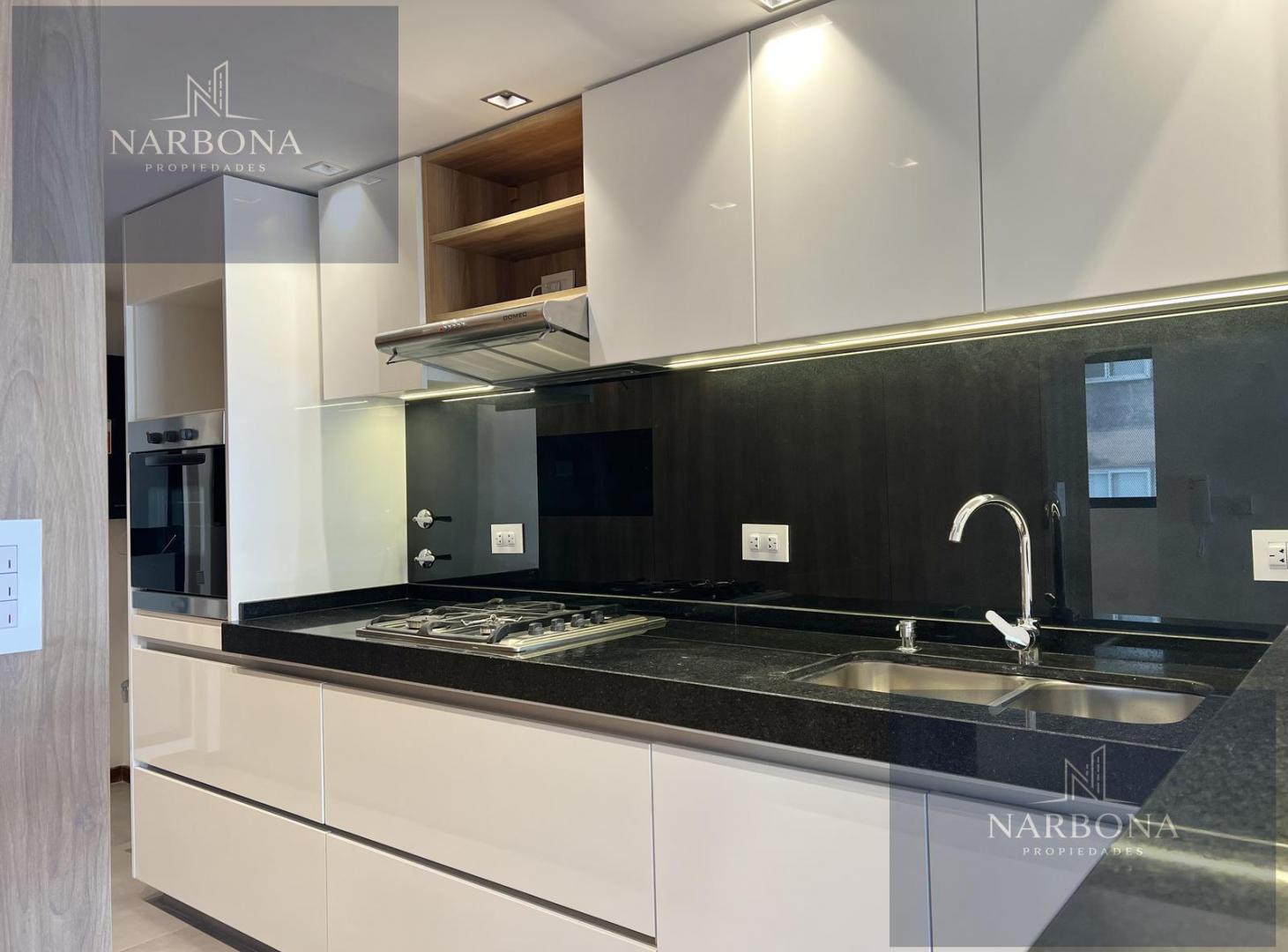 Foto de VENTA DEPARTAMENTO 3 DORMITORIOS CON BALCÓN AL FRENTE EN ZONA CENTRO, imagen 2
