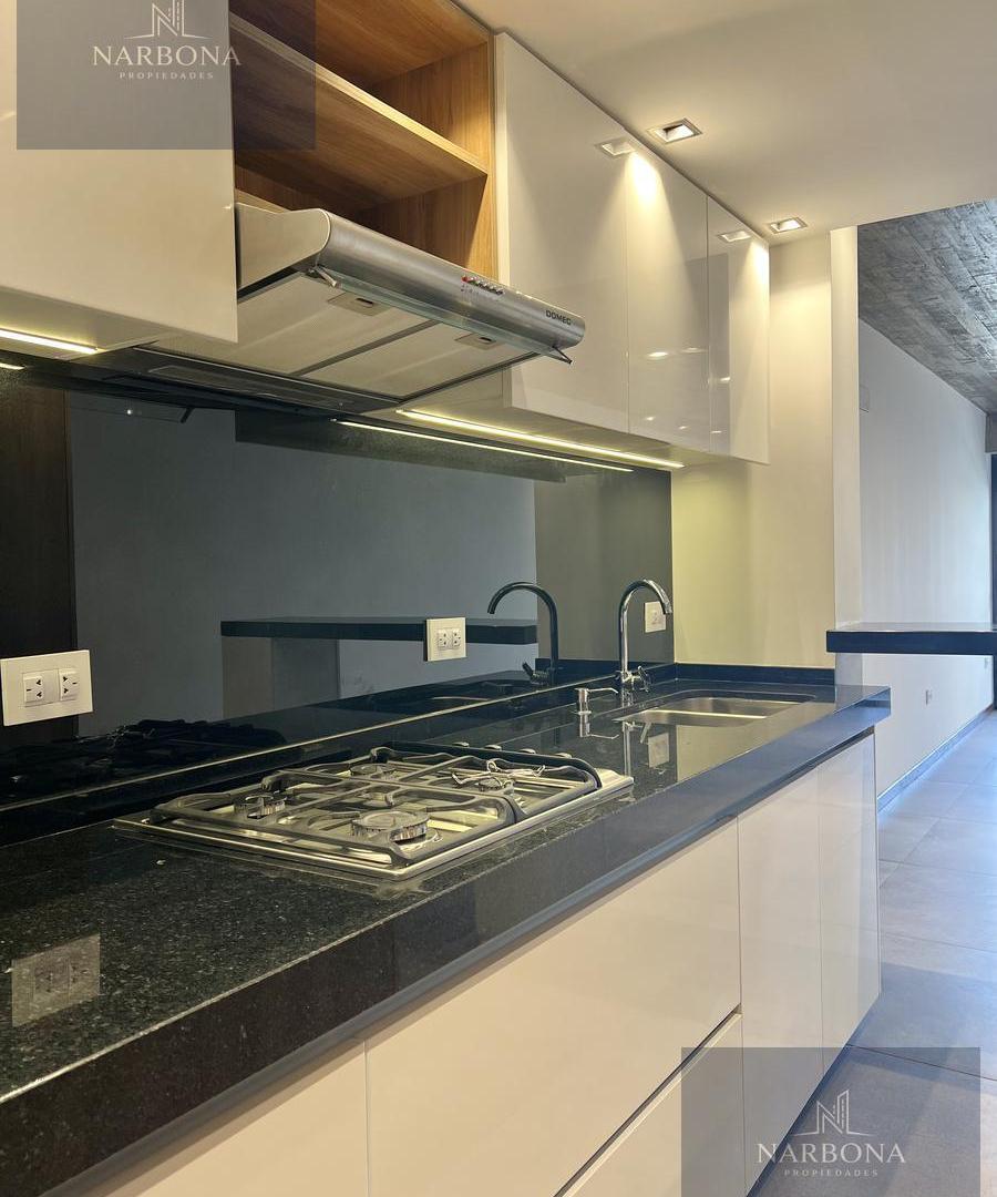 VENTA DEPARTAMENTO 3 DORMITORIOS CON BALCÓN AL FRENTE EN ZONA CENTRO