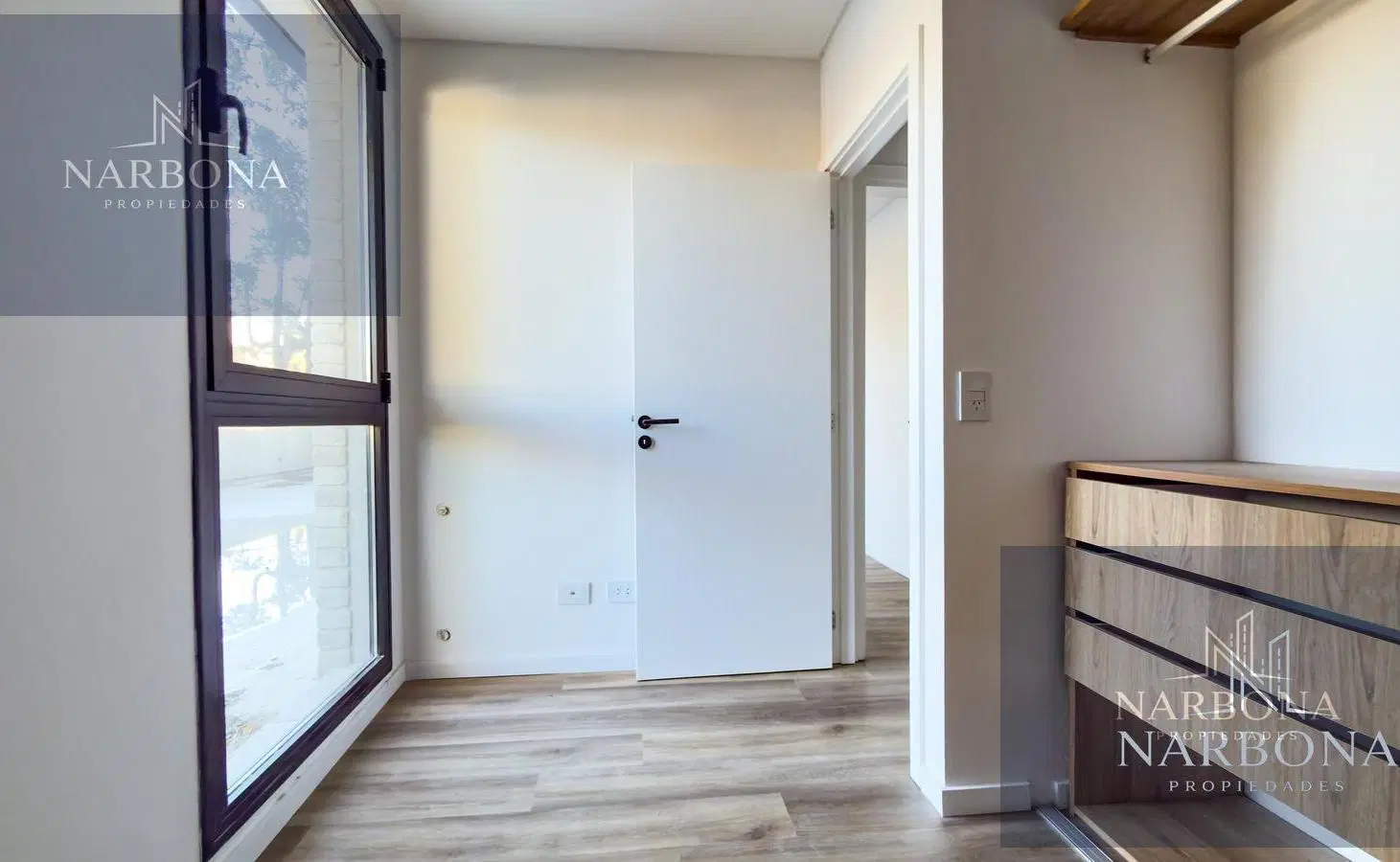 VENTA DEPARTAMENTO 1 DORMITORIO   COMODÍN, CON PATIO EXCLUSIO Y PARRILLERO. CONDOS PADDOCK- TORRE I 2