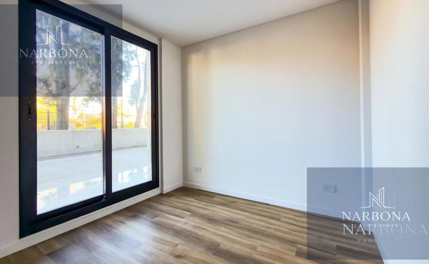 VENTA DEPARTAMENTO 1 DORMITORIO   COMODÍN, CON PATIO EXCLUSIO Y PARRILLERO. CONDOS PADDOCK- TORRE I 5