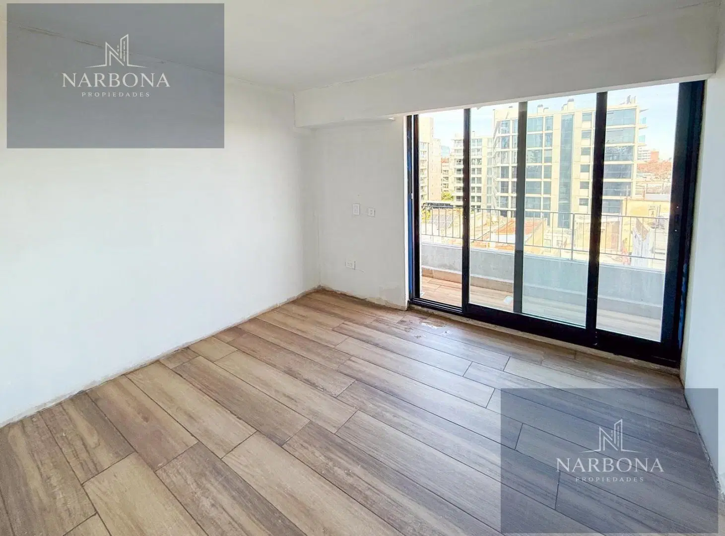 VENTA DEPARTAMENTO 2 DORMITORIOS BALCÓN AL FRENTE Y PATIO EXCLUSIVO EN PICHINCHA. SEPTIEMBRE 2026 2