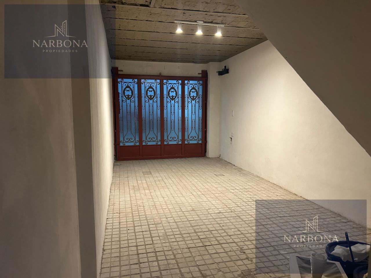 Foto de CASA 3 DORMITORIOS EN VENTA CON COCHERA, JARDÍN, PARRILLERO Y PISCINA, imagen 2